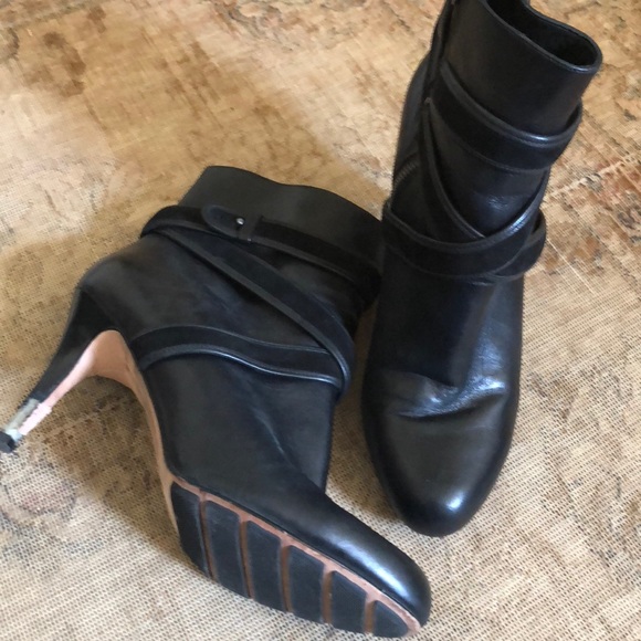 🛍️Cole Haan Nike air footbed black leather/suede strappy heel booties boots 11 - Picture 2 of 8